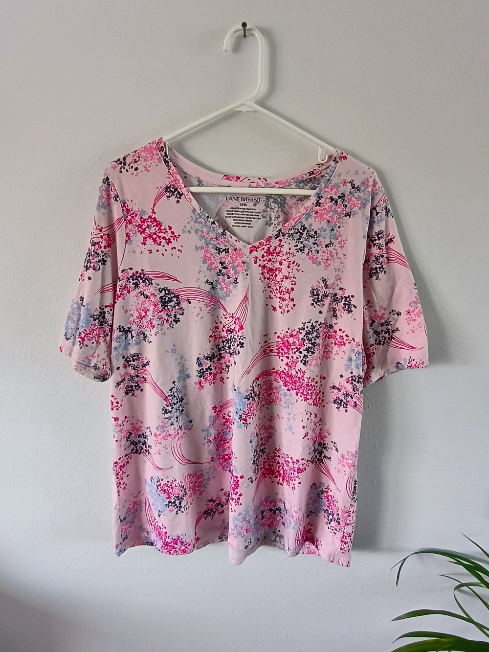 Lane Bryant Floral V Neck Tee Pink Blue Short Sleeve Top Plus Size 18 20